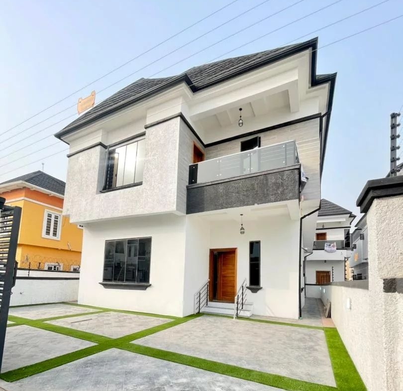 FOR SALE‼️ DECENTLY FINISHED 5BEDROOM FULLY DETACHED DUPLEX