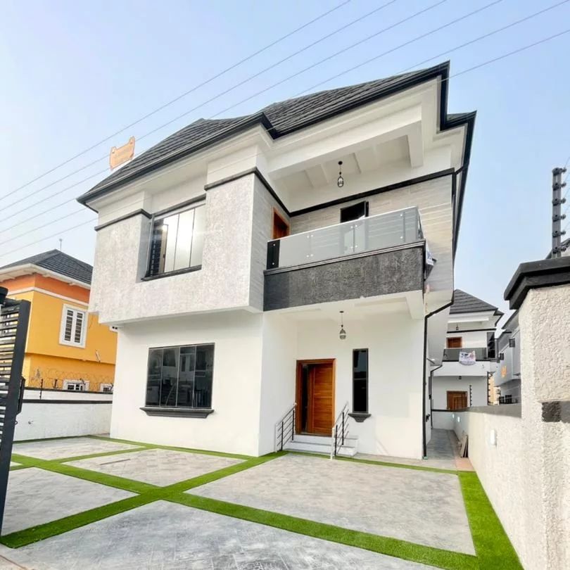 FOR SALE‼️ DECENTLY FINISHED 5BEDROOM FULLY DETACHED DUPLEX