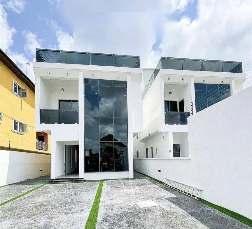 Fully Detached 5-Bedroom Duplex