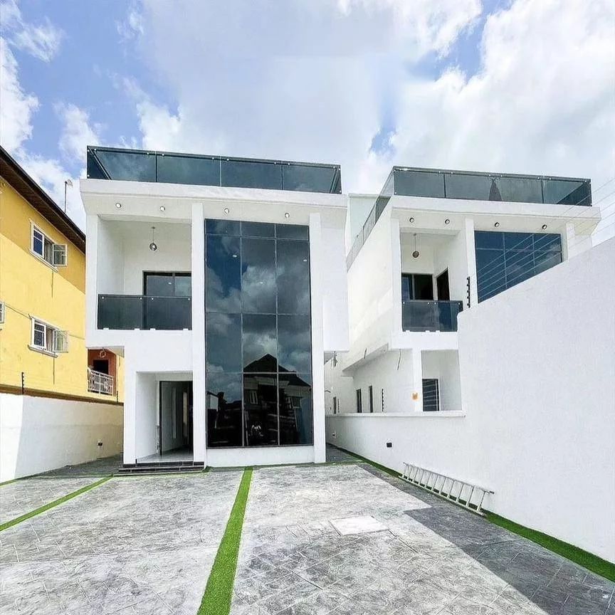 Fully Detached 5-Bedroom Duplex