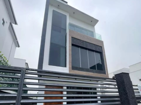 Luxurious 5-bedroom fully detached duplex with BQ in a serene environment. Perfect for families or investors seeking to buy-to-let. Contact us today.