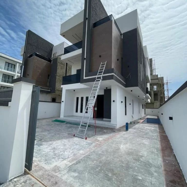 LUXURY 5 Bedroom Fully Detached Duplex for Sale