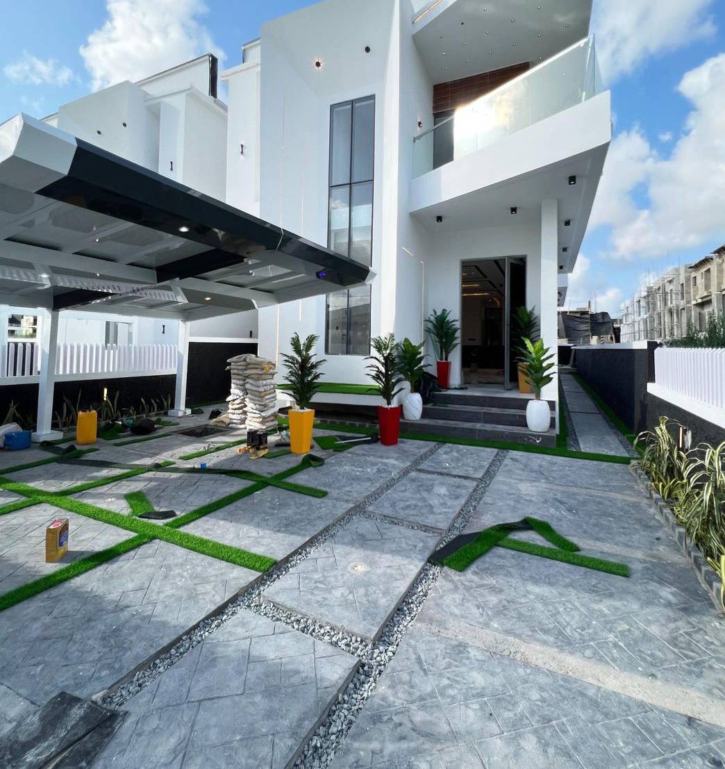 Luxury awaits in this exquisite 5-bed detached duplex with BQ. Spacious interiors, modern amenities, prime location. Schedule a viewing now!