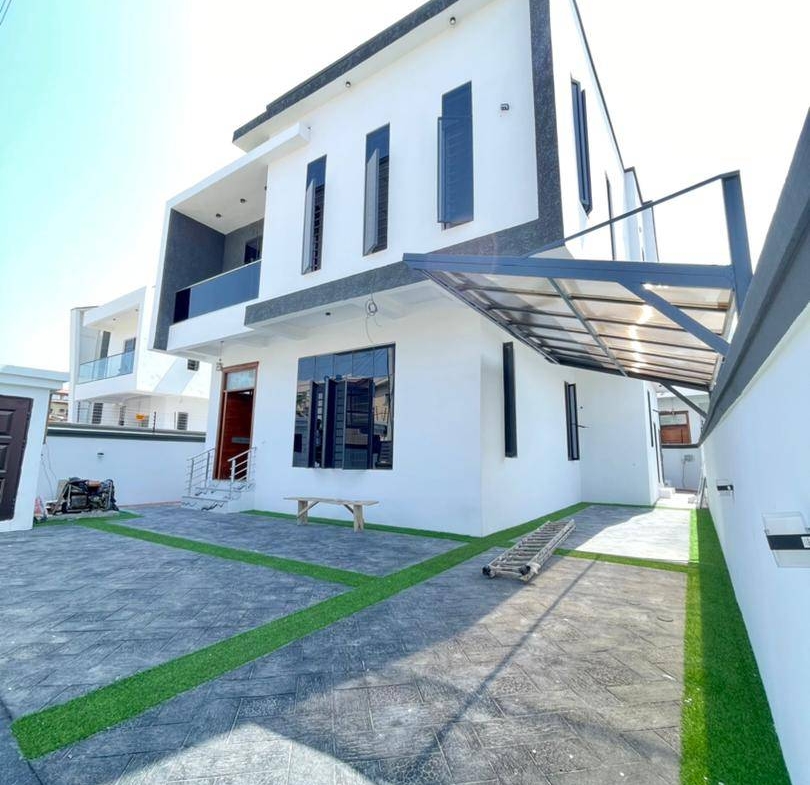 PRETTY DETAILED LUXURY 5 Bedroom Fully Detached Duplex with BQ