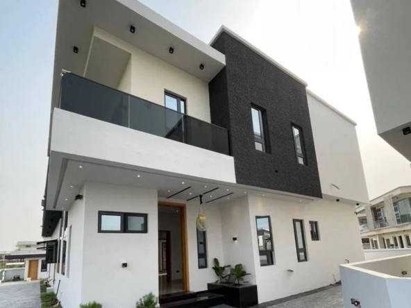 For Sale! Modern Elegance: 5-Bedroom Fully Detached Duplex of Distinction