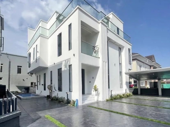 Exquisite 5-Bedroom Contemporary Detached Duplex