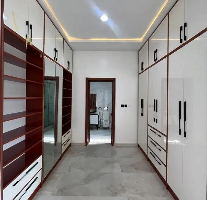 Stunning 5-Bedroom Fully Detached Duplex for Exceptional Living