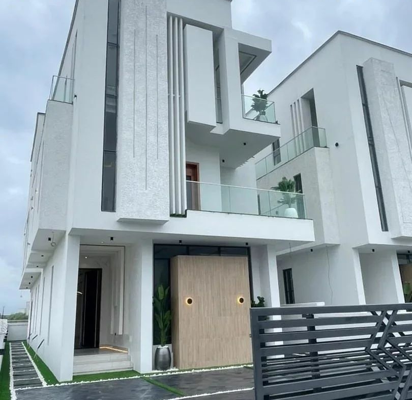 Newly Built 5-Bedroom Detached Duplex for Sale