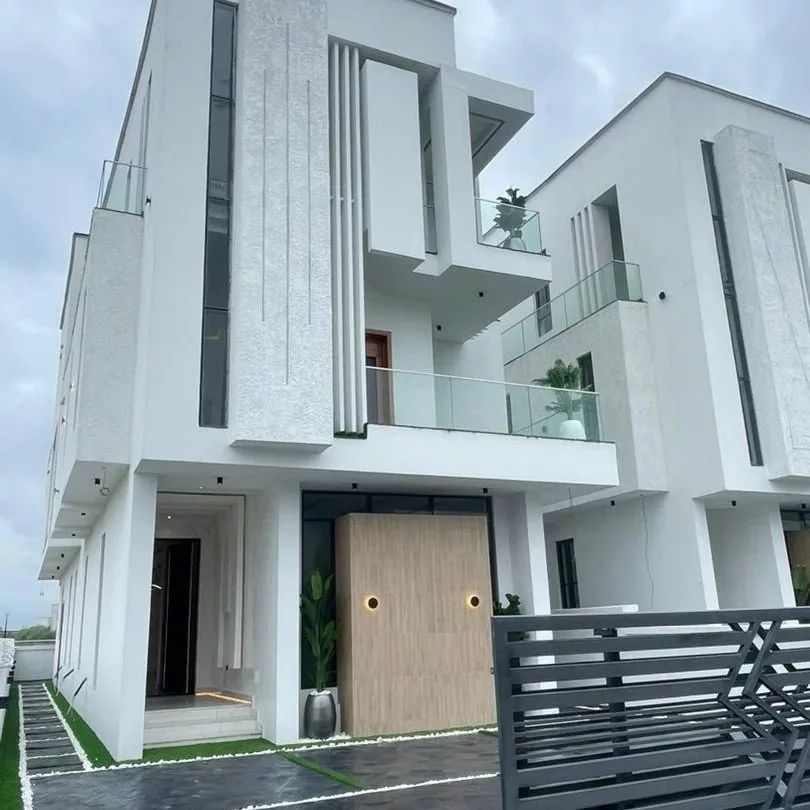 Newly Built 5-Bedroom Detached Duplex for Sale