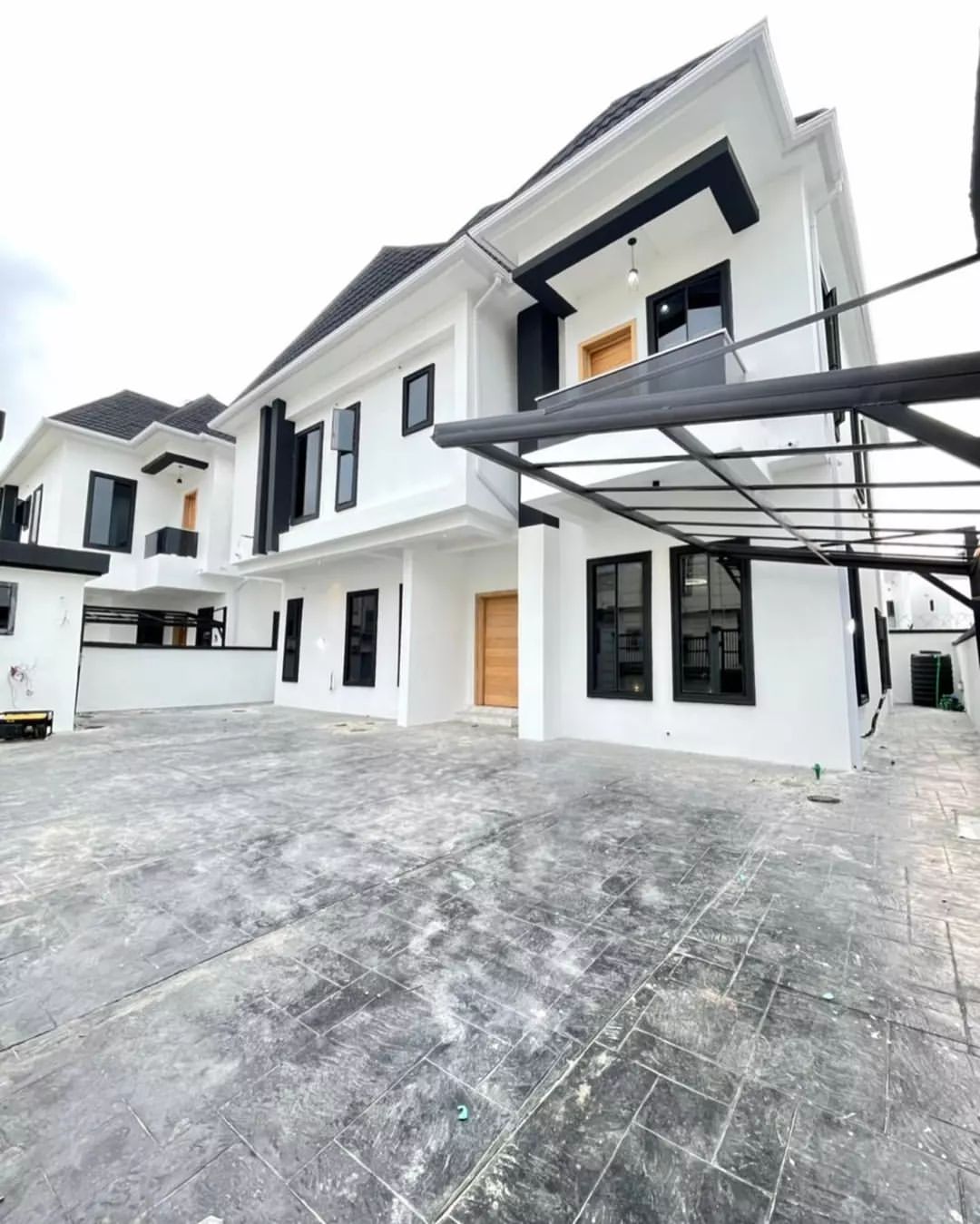 Exquisite 4-Bedroom Luxury Haven: Fully Detached Duplex Awaits