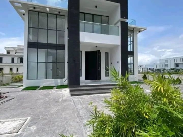 Luxurious 5-Bedroom Detached Duplex with Private Elevator