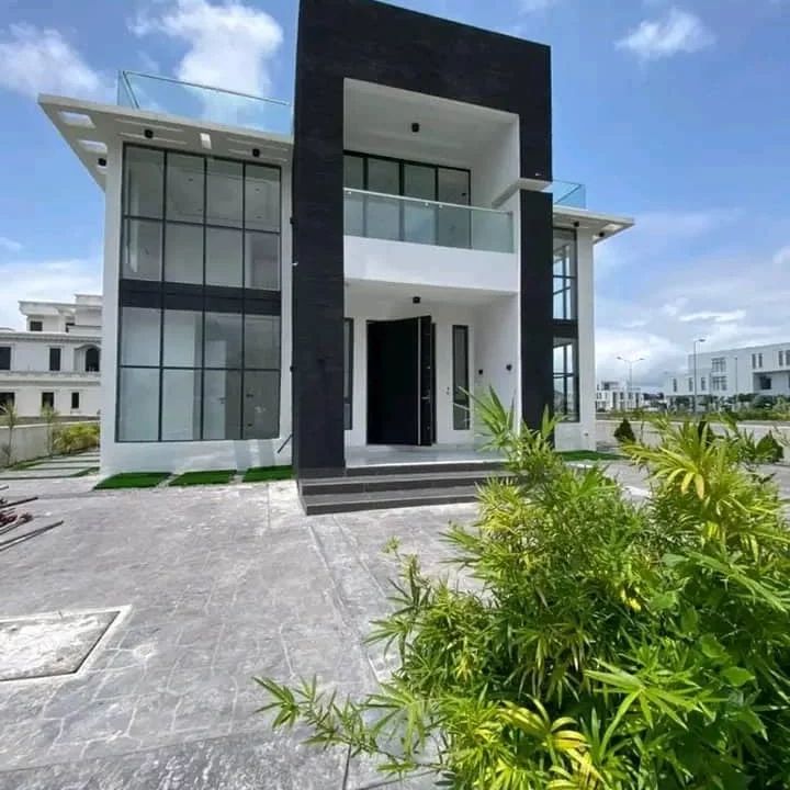 Luxurious 5-Bedroom Detached Duplex with Private Elevator