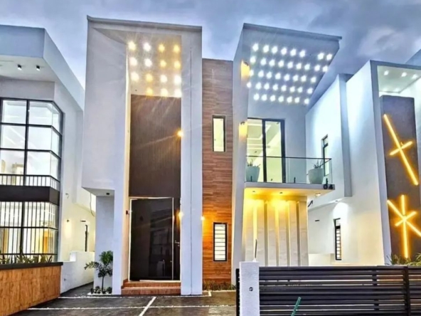 Unveiling Opulence: 5-Bedroom Fully Detached Luxury Duplex for Sale