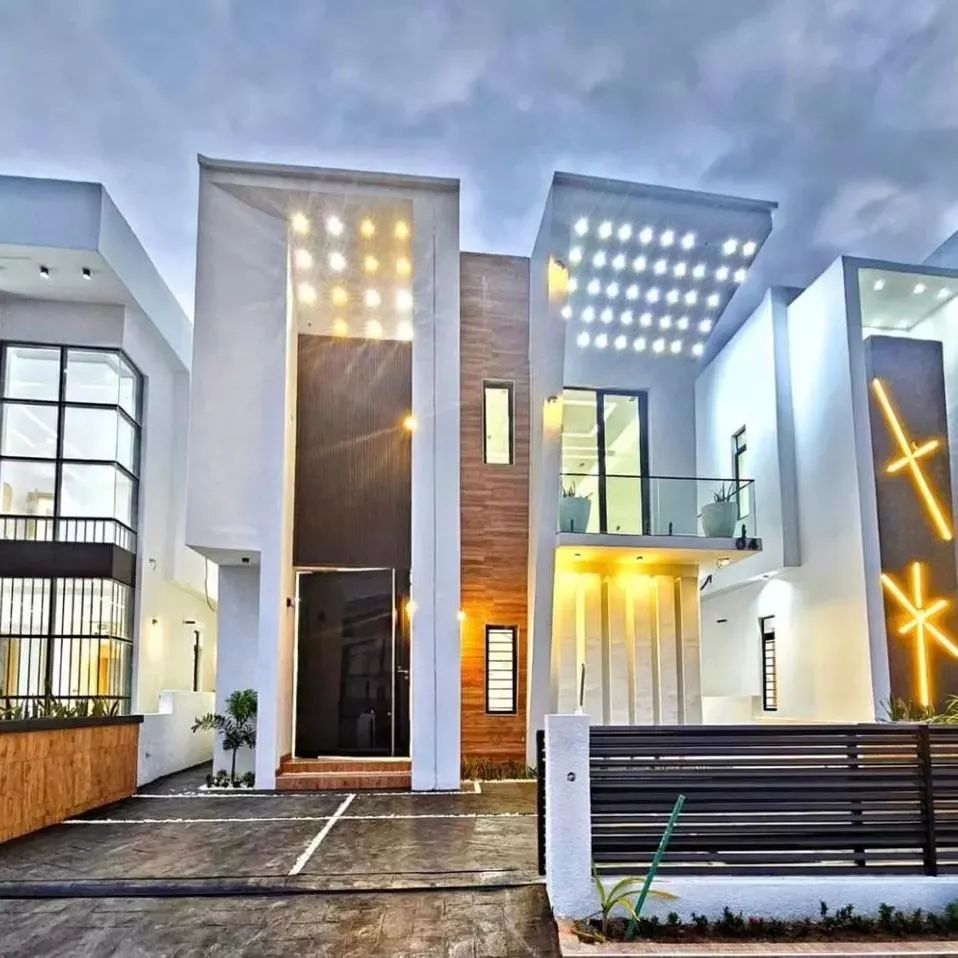 Unveiling Opulence: 5-Bedroom Fully Detached Luxury Duplex for Sale