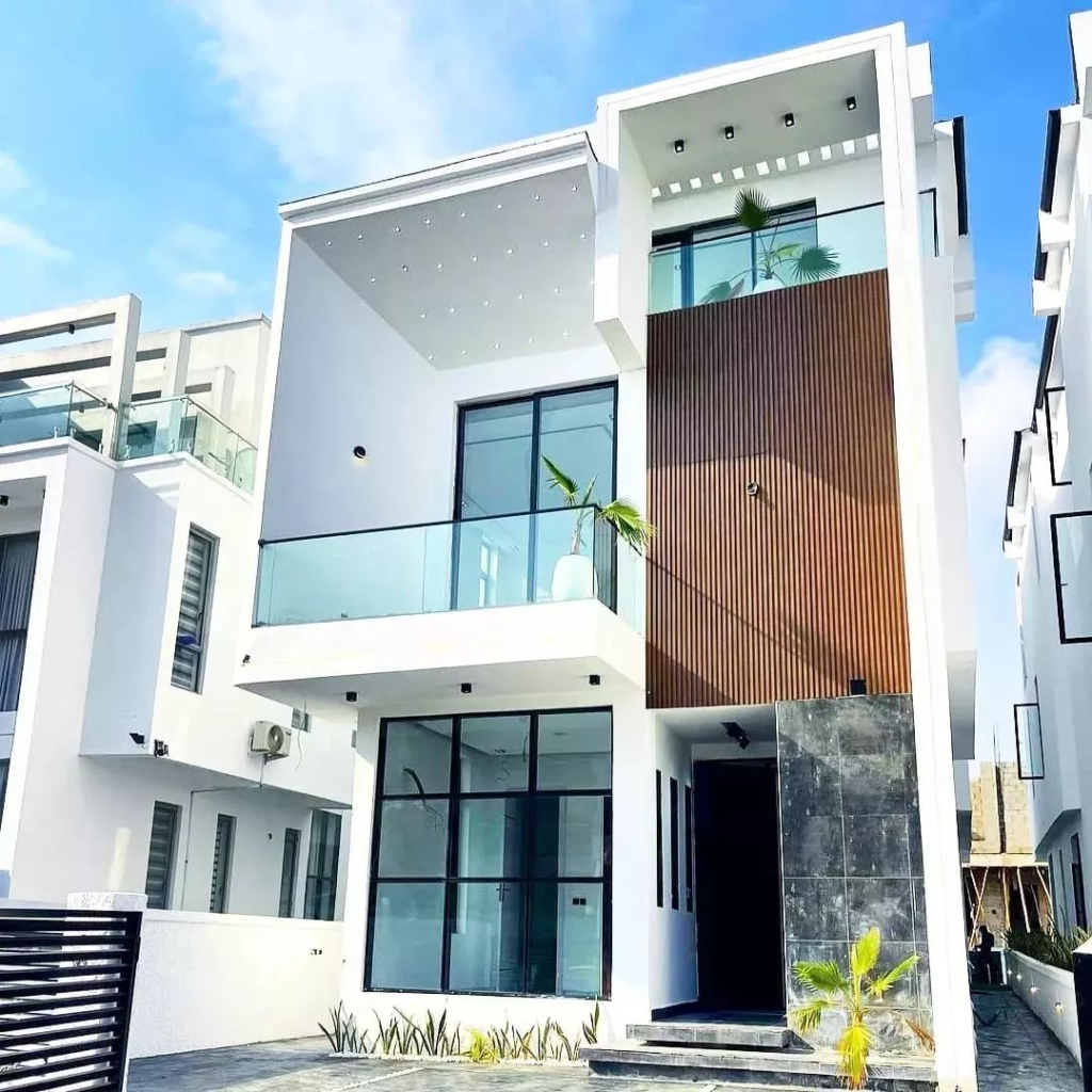 Contemporary 5-Bedroom Fully Detached Duplex for Sale!