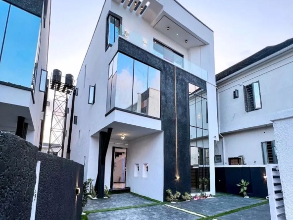 Contemporary 5-Bedroom Fully Detached Duplex