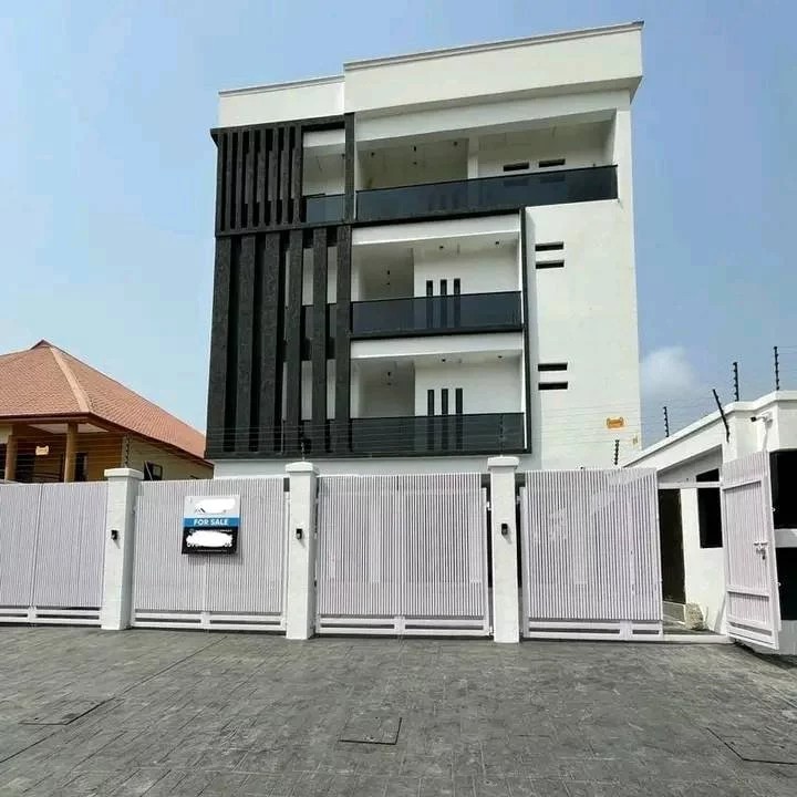 Luxury 5-Bedroom Detached Duplex